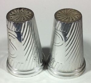 Polished Stainless Steel Salt Pepper Shaker Set For Home Decor Dining Table And <b>Kitchen</b> <b>Accessories</b> - Product Image 4