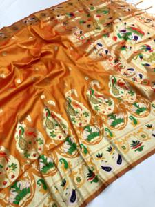El último diseñador Pure Kanjivaram Paithani Silk Printed Saree de Fab Zone - Product Image 2
