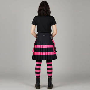 Kilt Híbrido Utilitario Negro y Rosa para Mujer - Falda Kilt Escocesa Moderna con Pliegues 2026 - Product Image 2