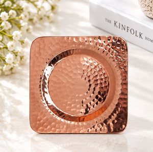 Posavasos martillado de metal cuadrado hecho a mano de latón AK posavasos de diseño moderno con acabado de cobre para utensilios de cocina/adornos de vajilla - Product Image 4