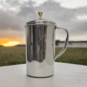 Grande carafe en acier inoxydable de 2,2 litres (demi-gallon) avec couvercle, designs classiques minimalistes pour les boissons froides par Ayurveda - Product Image 5