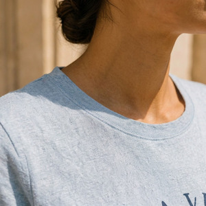 T-shirt en lin 100% 170GSM pour femme, style baby tee, antibactérien, écologique, personnalisable - Product Image 5