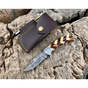Nouveau couteau de poche personnalisé fait main en acier Damas, manche en bois d'olivier, embout en acier, verrouillage arrière, couteau de survie pliable - Product Image 1