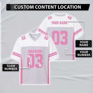 Maillot de football rose personnalisé avec nom et numéro, chemise de match rose et blanche mignonne, cadeau pour homme fan de football, 100% polyester - Product Image 1