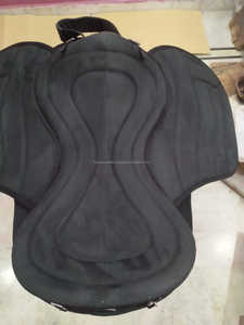 Sillín sin árboles Freemax para montar a caballo Material sintético de alta calidad Calidad de exportación disponible a precio mayorista de la India - Product Image 5