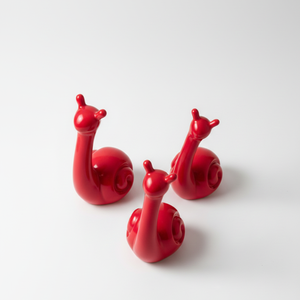 Ensemble de figurines d'animaux escargots en céramique rouge brillante, fait à la main en Inde, artisanal, minimaliste, écologique, décor trio, étagère de salon - Product Image 2