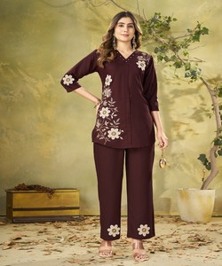 Conjunto coordinado moderno de rayón marrón con bordado para mujer, Salwar Kameez, ropa informal estilo India Pakistán 85310 DIVA-161 - Product Image 1