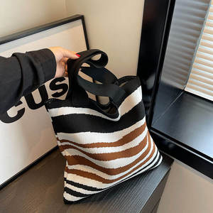 Sac fourre-tout en toile de coton épaisse de qualité supérieure avec logo personnalisé, sac d'épicerie réutilisable et écologique - Product Image 2