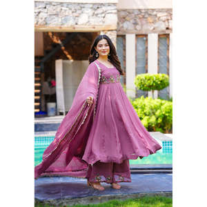 Conjunto de Fiesta para Mujer de Diseñador con Top-Plazzo y Dupatta con Bordado - Product Image 4