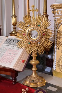 Magnifique monstrance en laiton, monstrance en laiton faite à la main, monstrance décorative pour la prière en église, les réunions et l'affichage en intérieur de la chapelle - Product Image 4