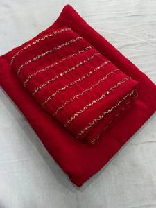 ชุดส่าหรีผู้หญิงประดับเลื่อมลายรังโกลี พร้อมเสื้อคลุมแห้งเร็ว เหมาะสำหรับงานปาร์ตี้ งานดิวาลี ชุดพื้นเมืองแบบดั้งเดิม ผ้าคลุมไหล่สวยงาม โดดเด่นมีเสน่ห์ - Product Image 1