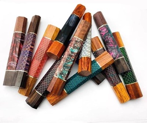 Couteau de chasse et de camping en plein air personnalisé, lame en acier Damas de 115 mm, manche octogonal japonais en résine et bois, fait main - Product Image 3