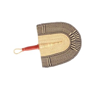 Abanico de paja tejido negro beige, hecho a mano, ecológico, con diseño geométrico étnico, abanico refrescante para fiestas de verano y playa. - Product Image 4