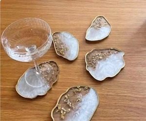 Sous-verres en résine faits à la main, écologiques et classiques, fournis directement par l'usine, pour la maison, les hôtels et les restaurants. Quantité en gros disponible. - Product Image 3