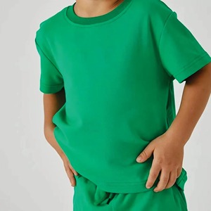 Conjunto de Camiseta y Pantalones Cortos Personalizados para Niños y Niñas, 100% Algodón Transpirable, Tejido de Punto, Ropa de Verano, OEM, ODM, Venta al por Mayor, Impresión Digital Personalizada - Product Image 4