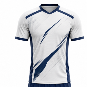 Ensemble d'uniformes de performance pour club de football – Maillot et short personnalisés avec un design moderne et une technologie de tissu respirant - Product Image 3