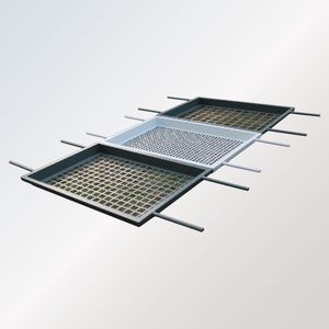 Tamis d'essai robuste pour ballast ferroviaire avec apertures carrées et poignées de transport - Product Image 3