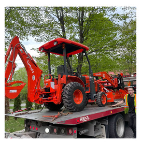Tracteur utilitaire compact de qualité supérieure B2650, moteur diesel 4x4, petit chargeur agricole, pelle rétrocaveuse - Product Image 1