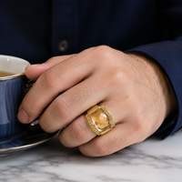 Bague Chevalière Unisexe en Argent Sterling 925 Plaqué Or avec Zirconium Taille Coussin Champagne, Luxe, Vente en Gros pour Cérémonie de Remise des Diplômes