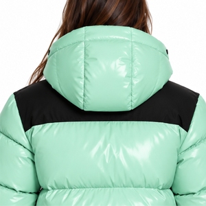 Chaqueta Acolchada Casual con Capucha para Mujer, Abrigo de Invierno con Logo Frontal, Cremallera Completa, Relleno de Poliéster, Manga Larga y Gruesa - Product Image 5