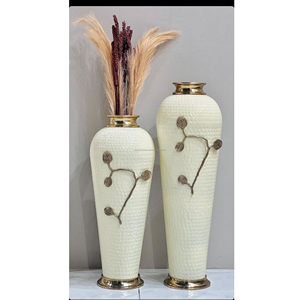 Vase en fer au design moderne et unique, parfait pour un élégant vase à fleurs pour la décoration intérieure, incassable - Product Image 6