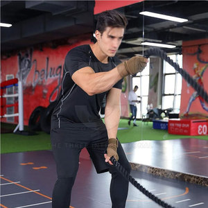 Gants de fitness demi-doigts en néoprène personnalisés avec sangle de poignet réglable, paume souple et tissu ventilé pour une performance supérieure en musculation - Product Image 3