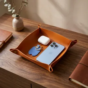 Bandeja de mesa de cuero vegano para llaves y pequeños objetos. Organizador de cabecera para pequeños accesorios. - Product Image 4