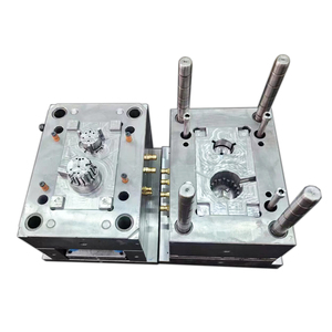 Pièces en plastique moulées par injection sur mesure - Couvercle supérieur du chargeur de grenades - Product Image 1