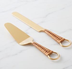Ensemble élégant de service à gâteau en acier inoxydable finition or mat avec poignée en rotin naturel tressé à la main, parfait pour les célébrations - Product Image 3