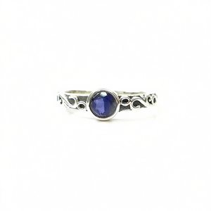 Bague en moissanite iolite de 2,6 grammes, élégante et légère - Product Image 2