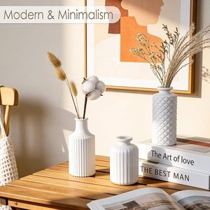 Set di 12 Vasi in Vetro Opaco Bianco, Piccoli Centrotavola Minimalisti per Matrimoni, Decorazioni per Tavoli e Davanzali - Product Image 2