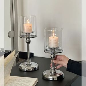 Porte-bougie en aluminium fait main personnalisé, support à bougie en métal avec cheminée en verre pour la décoration de la maison et des événements, centre de table de mariage - Product Image 3