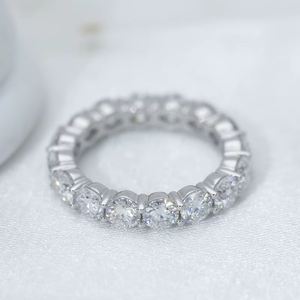 Anillo de compromiso clásico con diamante de talla brillante redondo para mujer, oro blanco, diamantes cultivados en laboratorio con certificación IGI, color D - Product Image 5