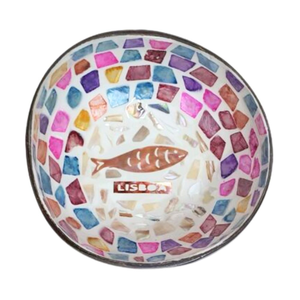 Vente en gros de bols en noix de coco gravés, durables, modernes, uniques, artisanaux, polis, écologiques et de qualité supérieure - Product Image 1