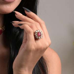 Anillo con diseño de racimo de pétalos rosas, diseñado en plata de ley Gajaah 925 con piedra preciosa rosa y diamantes Polki. - Product Image 1