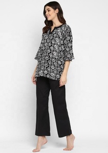 Elegante traje de noche estampado a mano en blanco y negro tejido de tela de algodón natural 100% - Product Image 2