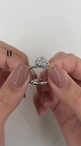 Bague de fiançailles de luxe en or blanc 14K 18K avec diamant de laboratoire taille trillon, micro-pavé et halo triangulaire, alliance de mariage - Product Image 4