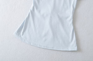 T-shirt élégant pour femme, col en V, coupe ajustée, bleu glace, en mélange de coton doux et respirant, manches courtes, décontracté, basique, été, HD - Product Image 4