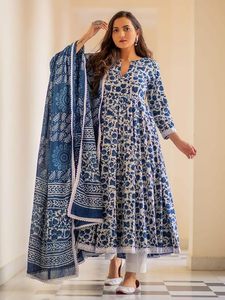 Ensemble Anarkali Twinfeet pour femme avec pantalon et dupatta, en coton imprimé Procion, orné de dentelle, longueur genou, pour occasions de mariage - Product Image 3