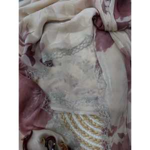 ผ้าส่าหรีลายดอกไม้ดีไซเนอร์ พร้อมงานเพชรสวยงามสำหรับงานแต่งงาน - Product Image 5