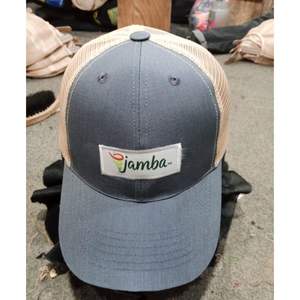 Il s'agit de casquettes de camionneur à imprimé graphique, potentiellement de la marque Snap City ou Brim Caps. - Product Image 5