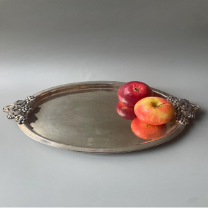 Plat ovale classique en argent, orné d'une poignée en métal en forme de grappe, pour un service sûr et pratique, disponible en gros. - Product Image 1