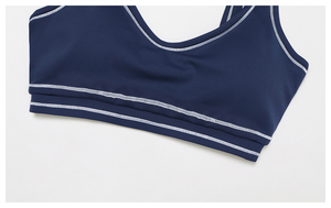 Ensemble de yoga deux pièces vert clair, haut court dos nu à encolure crantée, short taille haute élastique, sans couture, logo uni sur le devant, anti-plis - Product Image 4