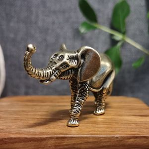 Figurine d'éléphant en aluminium, design raffiné, objet décoratif pour salon, bureau et vitrine - Product Image 6