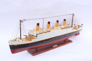 Maqueta de Madera de Crucero Olímpico Hecha a Mano - Réplica a Escala del Barco de Crucero Vintage de 1912 para Decoración de Hogar u Oficina - Product Image 2