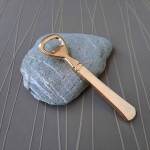 Abridor de Botellas de Latón Resistente, Estilo Antiguo, Abridor de Cerveza de Metal Pesado para Cocina, Bar, Accesorios para el Hogar, Decoración para Fiestas, Uso en Hoteles - Product Image 2