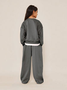 Ensemble de survêtements polaire personnalisés pour enfants, style polo, vente en gros, vêtements d'hiver unis pour garçons et filles, ensemble de survêtements évasés pour enfants - Product Image 6