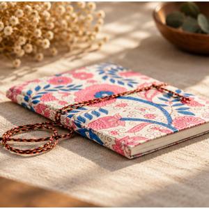 CRAFT HACKLE Carnet à couverture rigide en papier fait main, 50 feuilles, couverture en tissu imprimé floral rose et bleu, reliure filée - Product Image 4