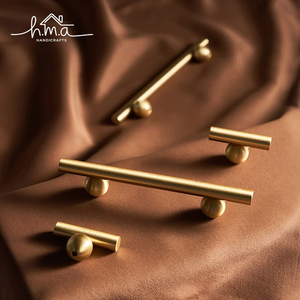 Poignée de meuble moderne en laiton en forme de T avec base sphérique, poignée de tiroir minimaliste, poignée de luxe pour armoire de cuisine et penderie - Product Image 1