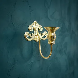 Support mural doré pour bougie, idéal pour la décoration de salon et les fêtes - Product Image 2